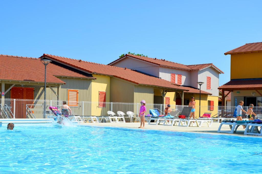 Lagrange Grand Bleu Vacances - Residence La Grenadine Marseillan  Buitenkant foto